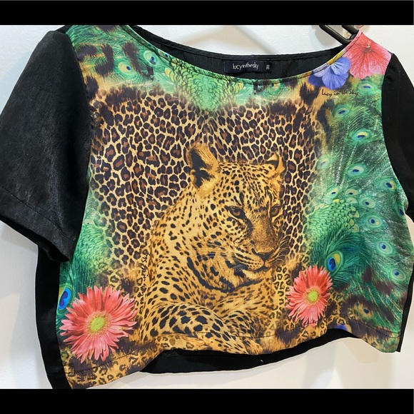 Women’s lucy in the sky Safari crop top - Picture 2 of 6